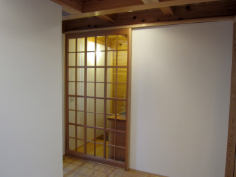 木組みの家「高円寺の家」浄土寺格子の玄関戸